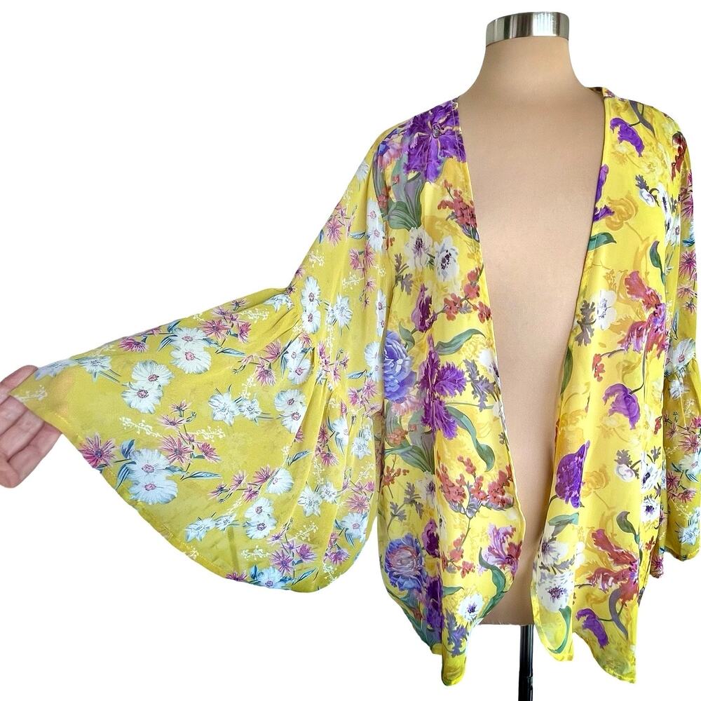 Umgee Chiffon Yellow Floral Kimono Wrap S/M Bell Sleeves Boho‎ Romantic Feminine